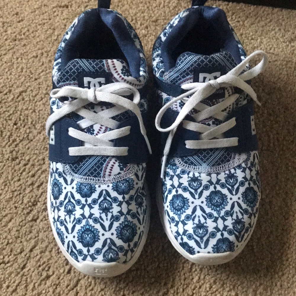 Dc running shoes